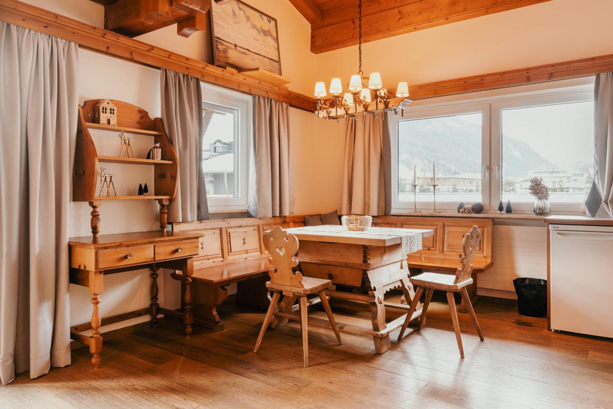 Hotel Gluecksschmiede - Hinterglemm Заалбах-Хинтерглем Екстериор снимка
